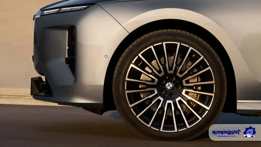 ب ام و M760 xDrive معرفی شد؛ بازگشت موتور V8 با قدرت ۵۷۰ اسب بخار