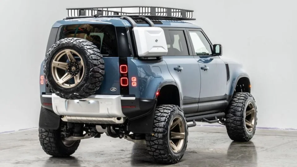 آپوکالیپس 6x6 لندرور دیفندر