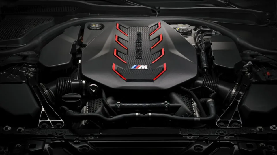 2025 بامو M5