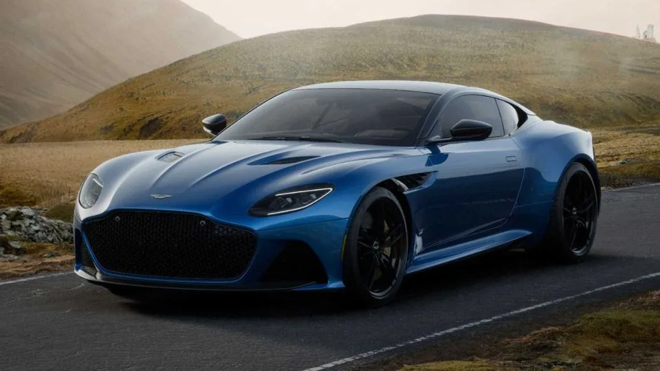 استونمارتین DBS مدل 2022