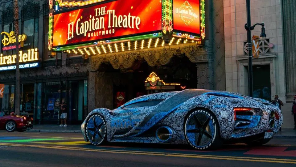 هایپریون XP-1 در خیابانهای لوسآنجلس