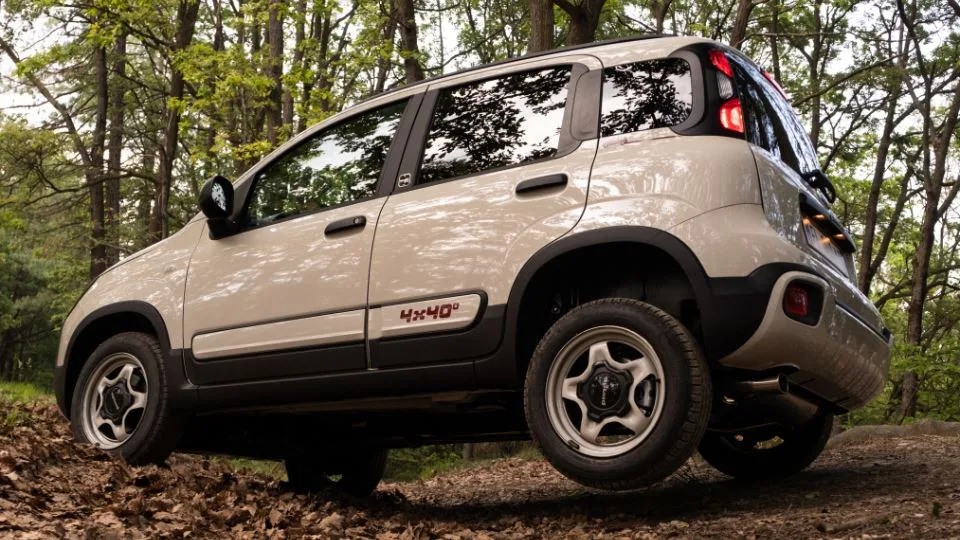 فیات پاندا 4x40°