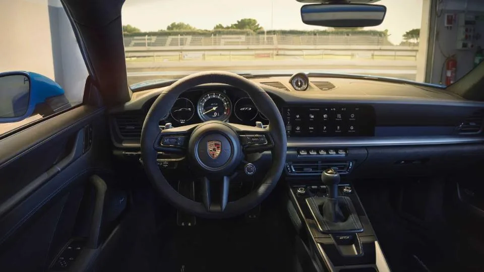 نمای کنار پورشه 911GT3 مدل 2022 