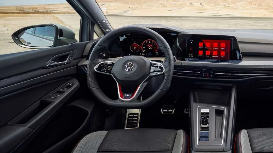 کابین فولکس گلف GTI مدل 2022
