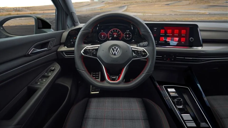 فولکس واگن گلف GTI نسخه 40 سالگی