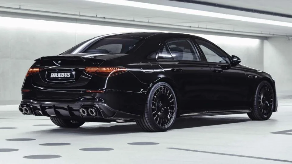 مرسدس AMG S63 E برابوس 930