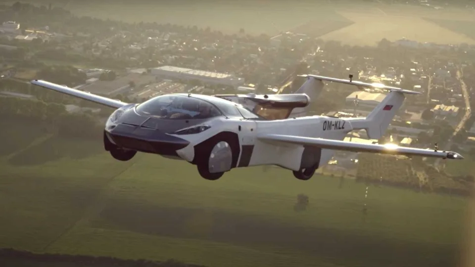 نخستین پرواز موفقیتآمیز خودروی پرنده AirCar