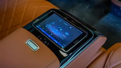 تبلت کنترلی صندلی های ردیف عقب مرسدس بنز S500