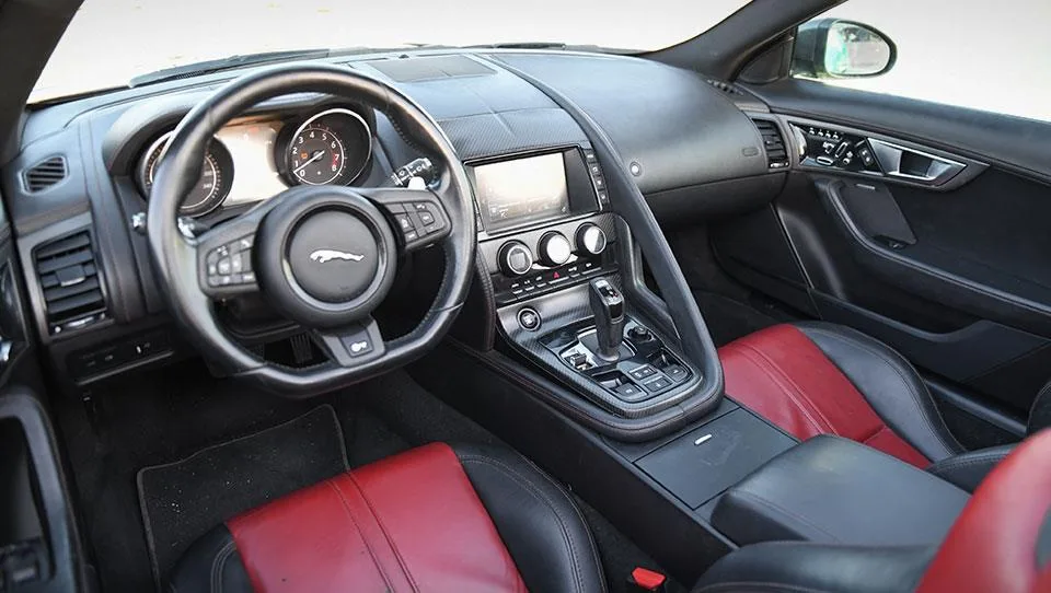 کابین جگوار F-Type