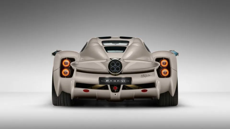 گیربکس Pagani Utopia سوپر اسپرت پاگانی یوتوپیا