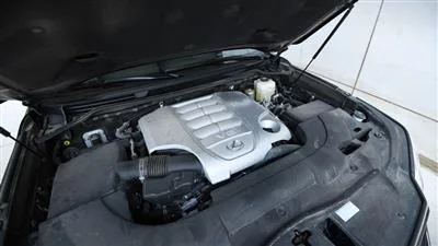 پیشرانه 8 سیلندر لکسوس LX570