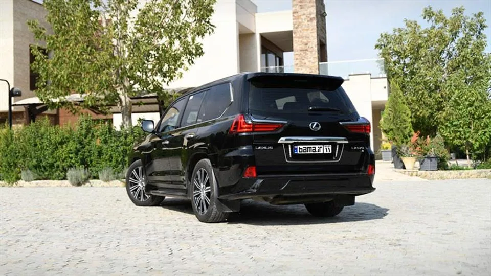 طراحی جدیدترین فیسلیفت نسل اول لکسوس LX570