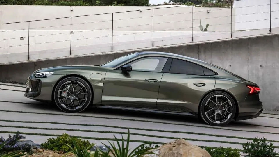 آئودی E-Tron GT مدل 2025