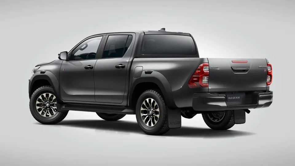 تویوتا هایلوکس GR Sport