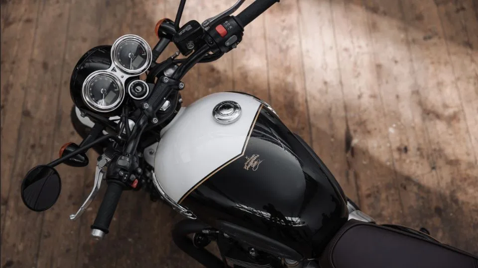 تریومف T120 بلک DGR