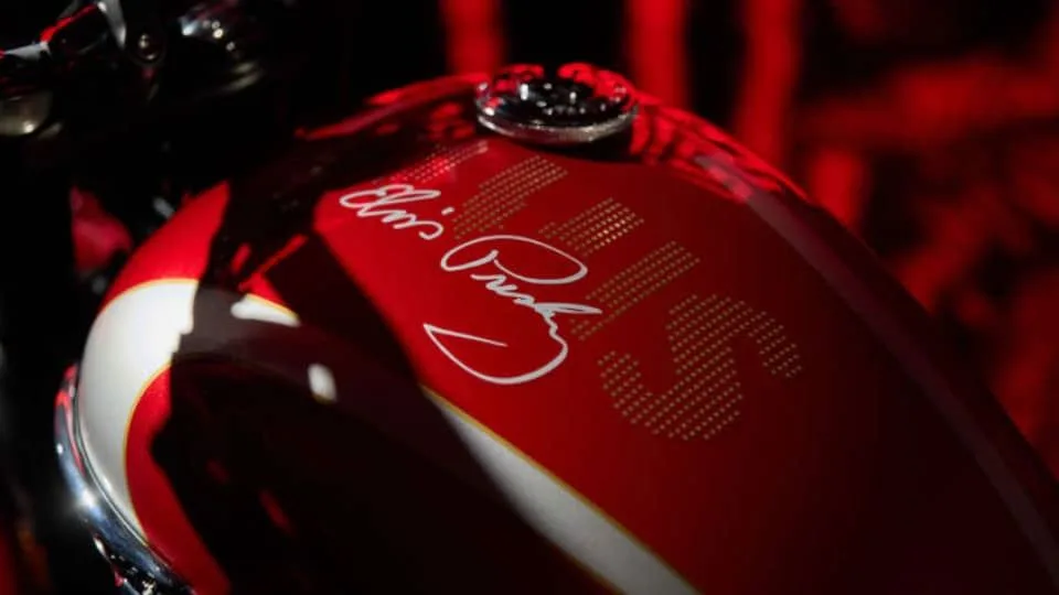 معرفی تریومف T120 Bonneville Elvis Edition