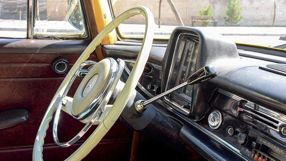 کابین مرسدسبنز W110-200 مدل 1966