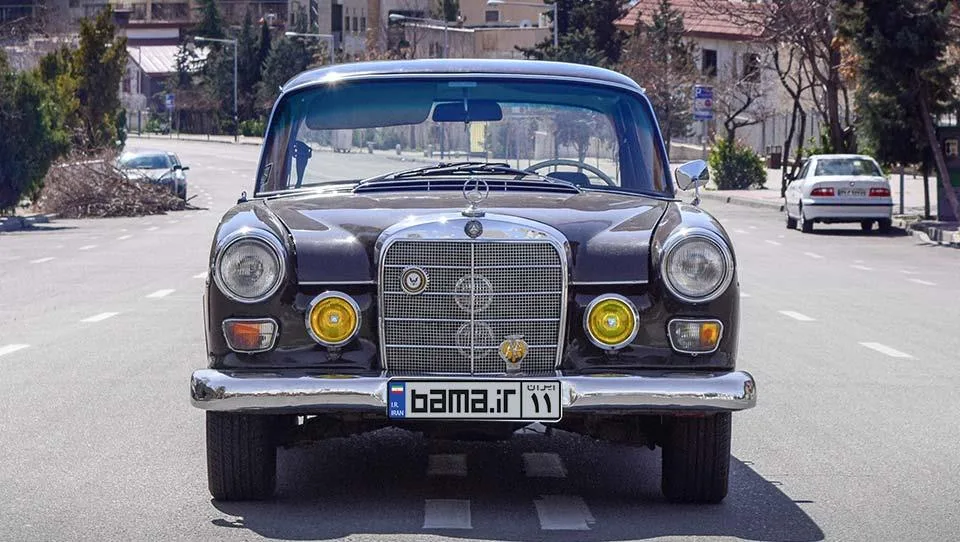 طراحی نمای جلو مرسدسبنز W110-200 مدل 1966