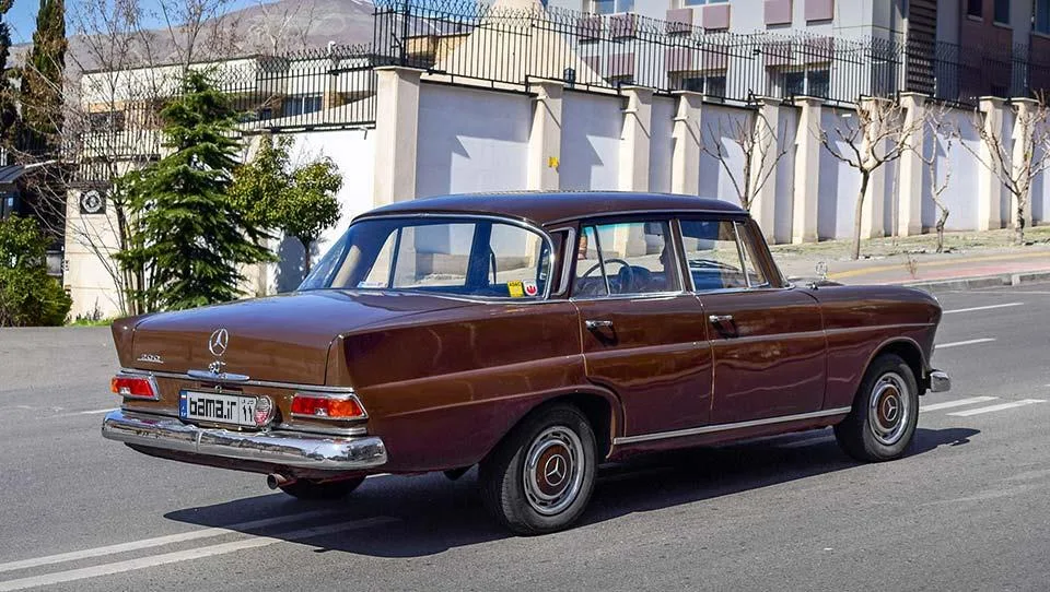 زبان طراحی فین تیل مرسدسبنز W110-200 مدل 1966