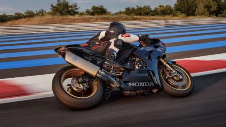 هوندا CBR1000RR-R فایربلید تیپ SP