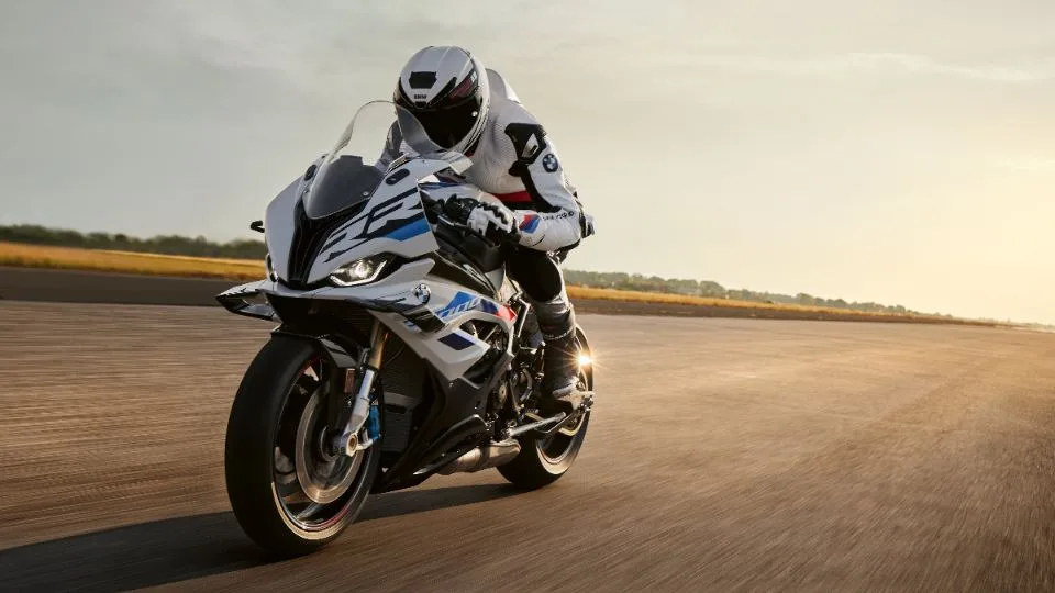 ب ام و S1000RR