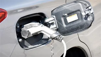 شارژ موتور برقی میتسوبیشی اوتلندر PHEV