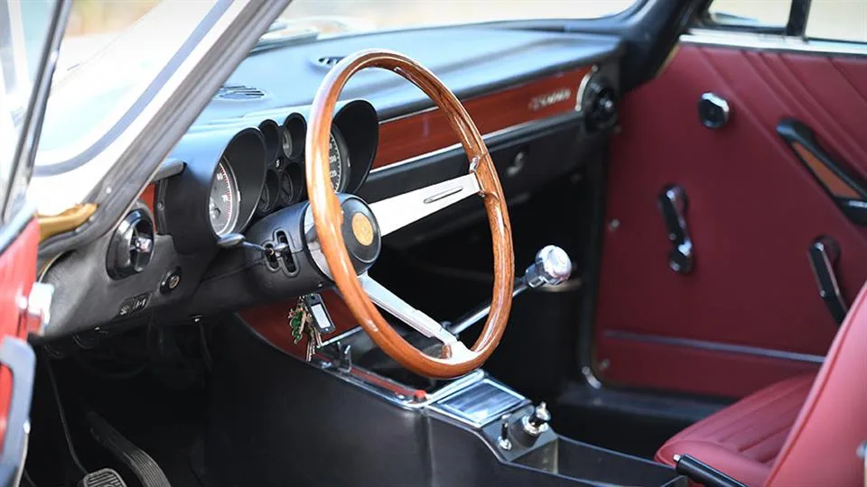 آلفارومئو 2000GTV مدل 1973
