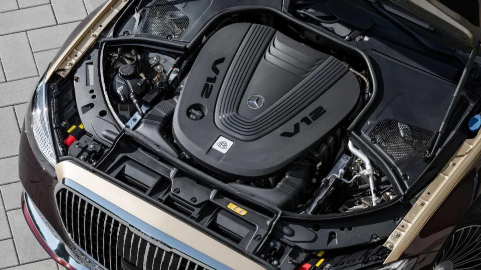 مرسدس میباخ S680 پیشرانه 12 سیلندر
