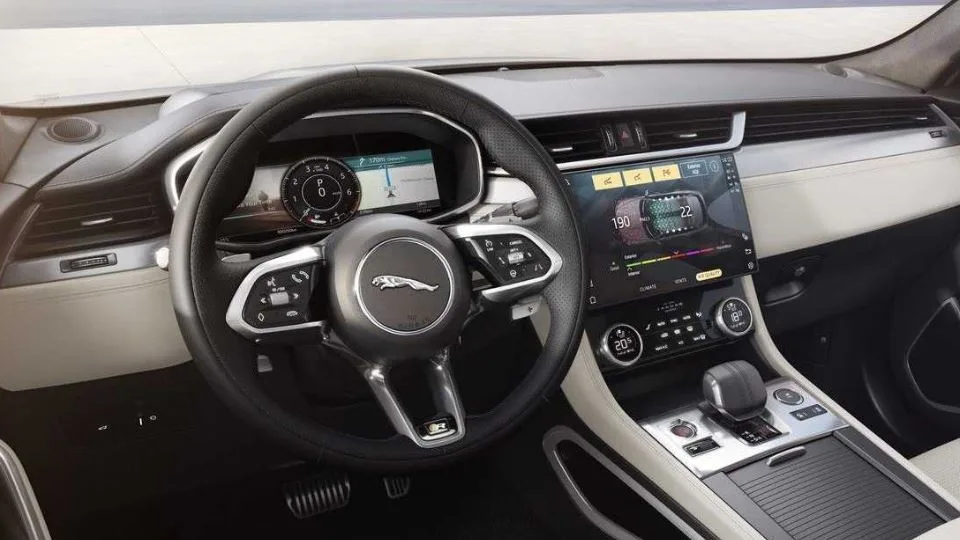 جگوار F-Pace نسخه R-Dynamic Black