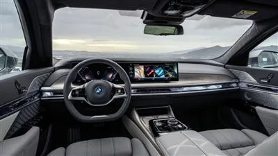 بامو i7 سری 7 برقی مدل 2023