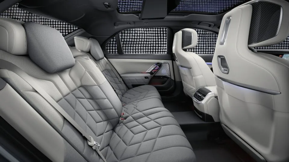 ب‌ام‌و M760e xDrive