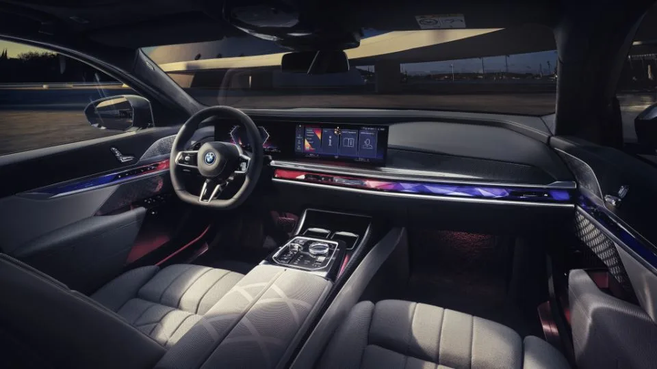 ب‌ام‌و M760e xDrive