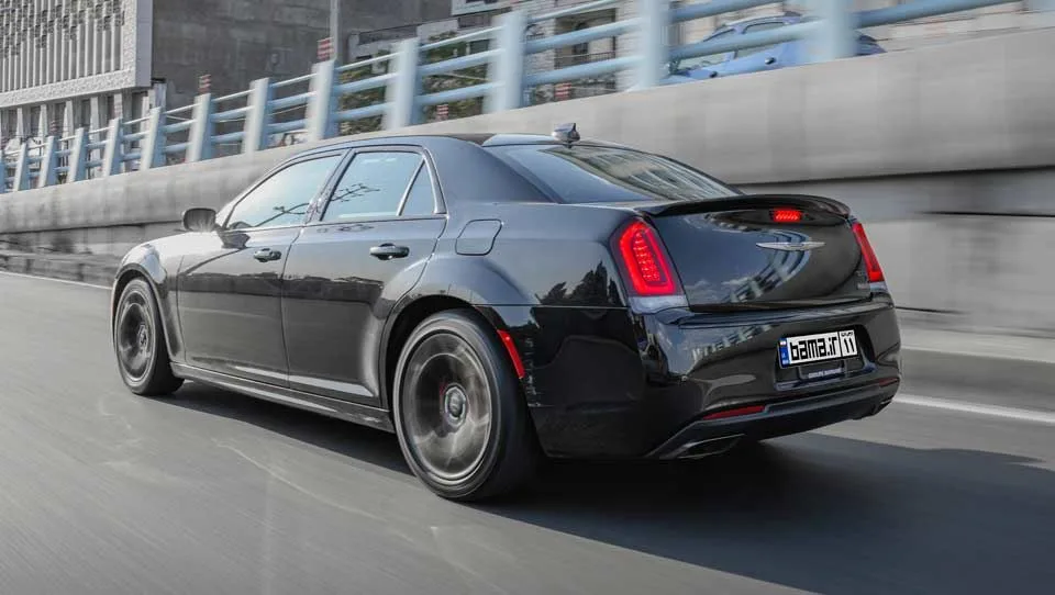 تجربه رانندگی با کرایسلر 300S