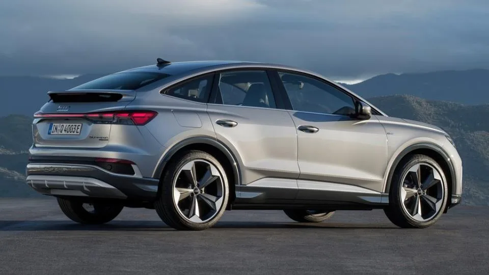 آئودی Q4 E-Tron مدل 2022 نسخه اسپرت بک