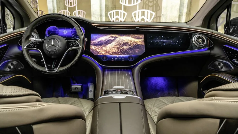 مرسدس میباخ EQS SUV