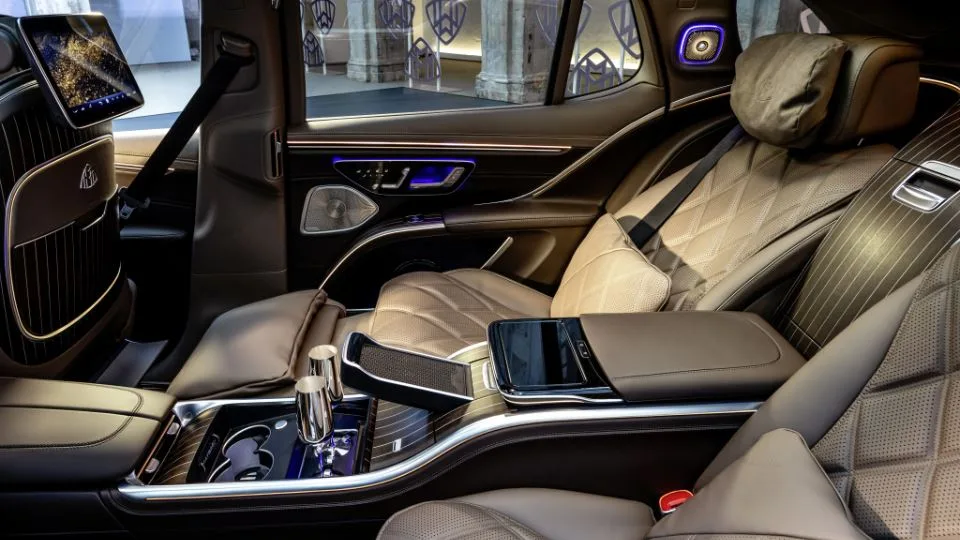 مرسدس میباخ EQS SUV