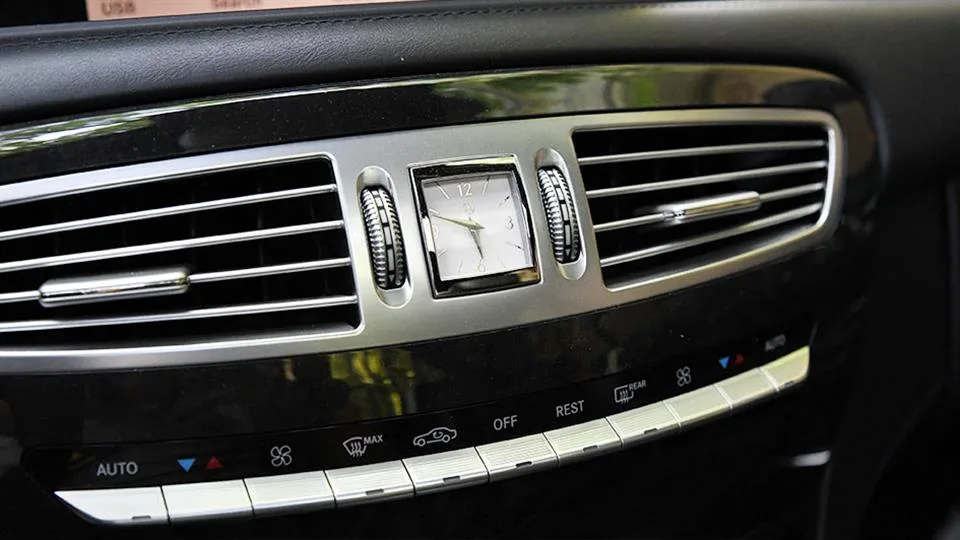 ساعت زیبای داشبورد مرسدسبنز CL500
