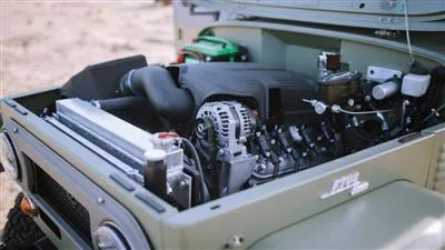 بازسازی تویوتا لندکروزر FJ44