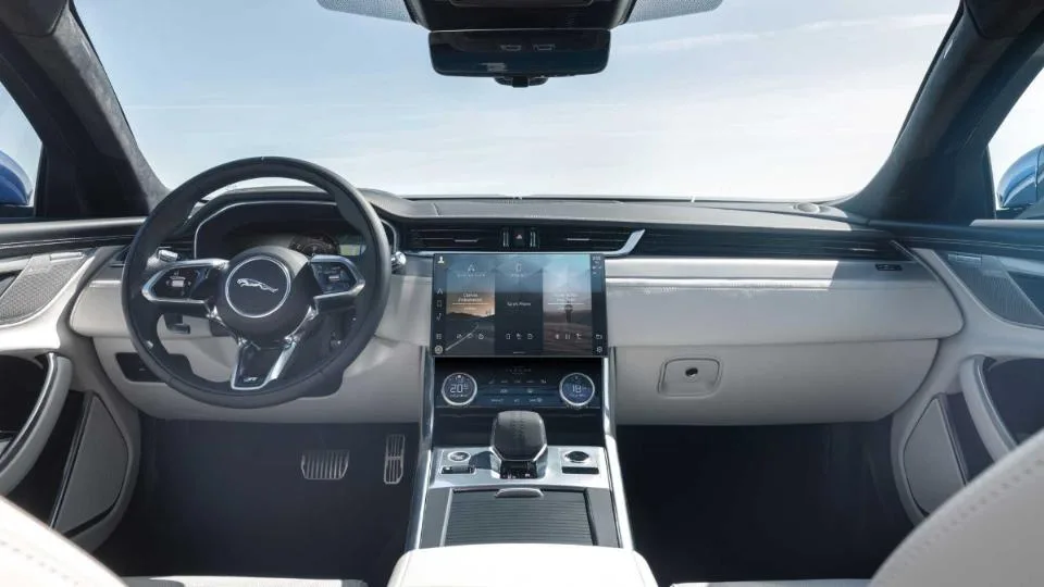 کابین جگوار XF مدل 2021