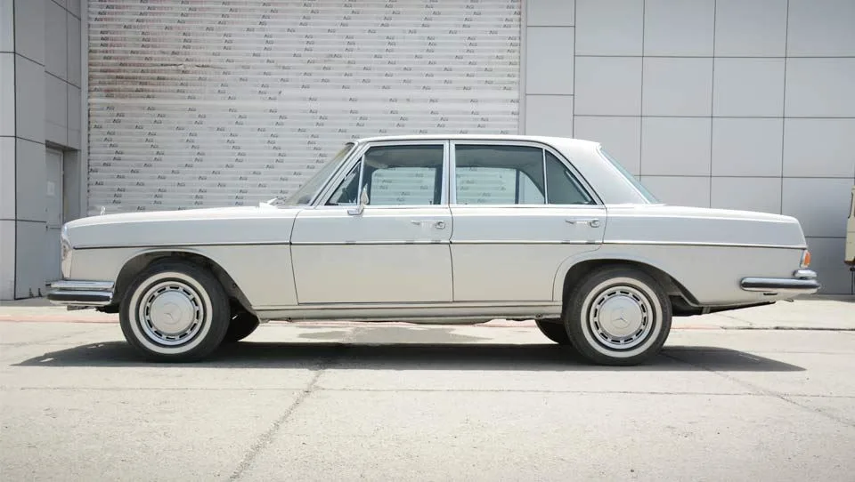طراحی نمای کنار مرسدسبنز W108 مدل 1970