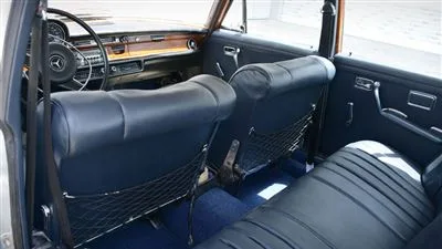 صندلی ها و فضای سرنشینان در مرسدسبنز W108 مدل 1970