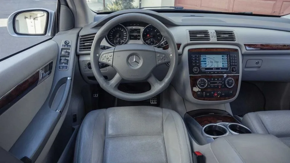 مرسدس بنز R63 AMG