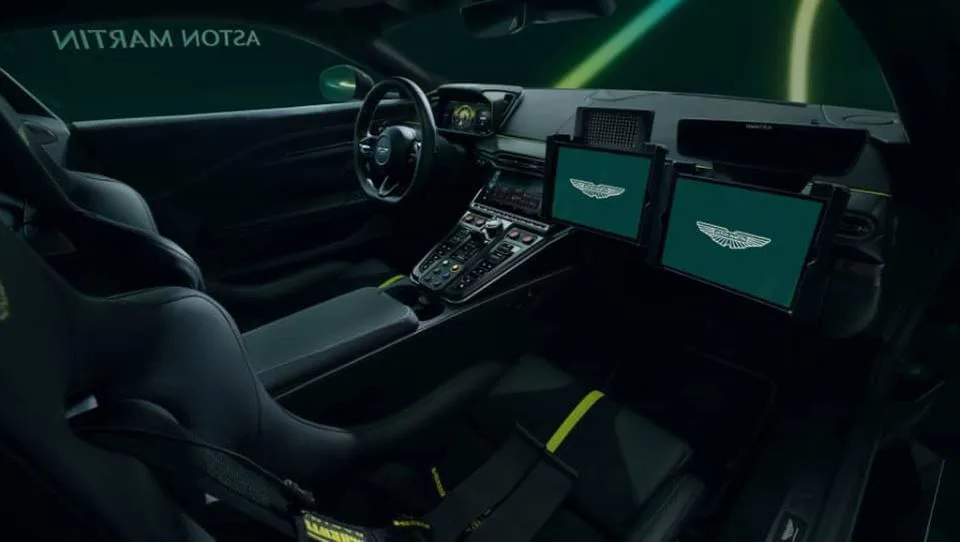 استون مارتین ونتیج safety car