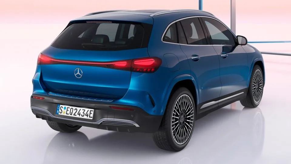 2024 مرسدس بنز EQA