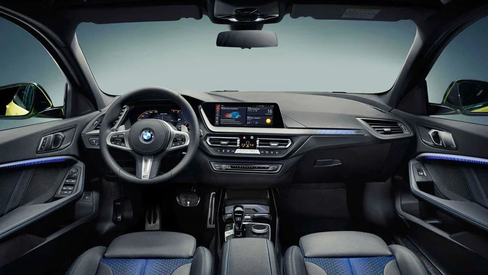 بامو M135i xDrive مدل 2022