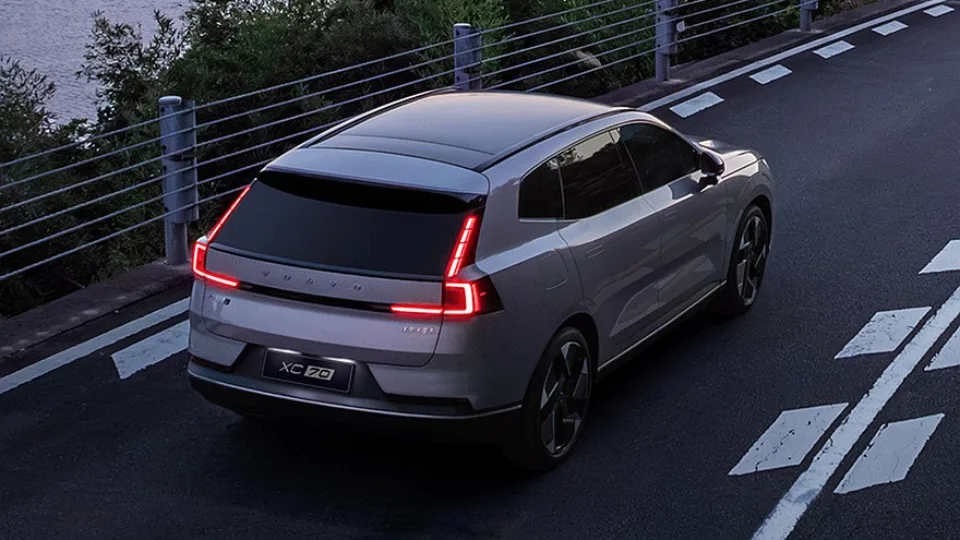 2026 ولوو XC70