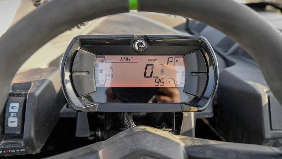 امکانات کابین کن ام موریک DS Turbo RR
