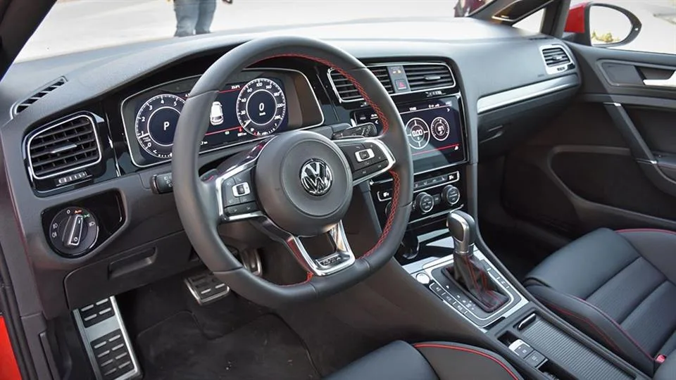 کابین فولکس واگن گلف GTI