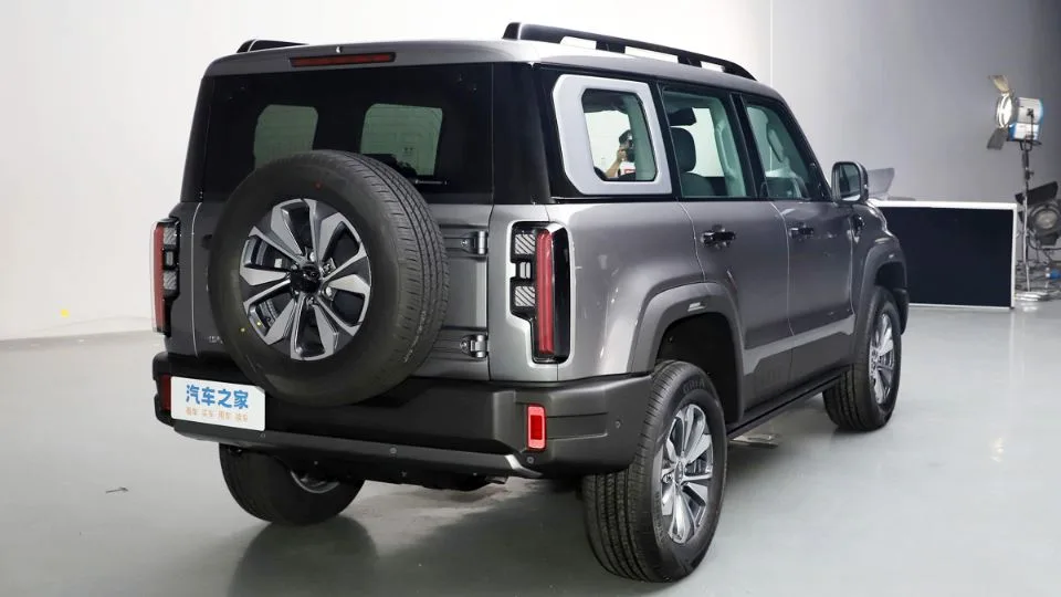 نسل دوم بایک بیجینگ BJ40