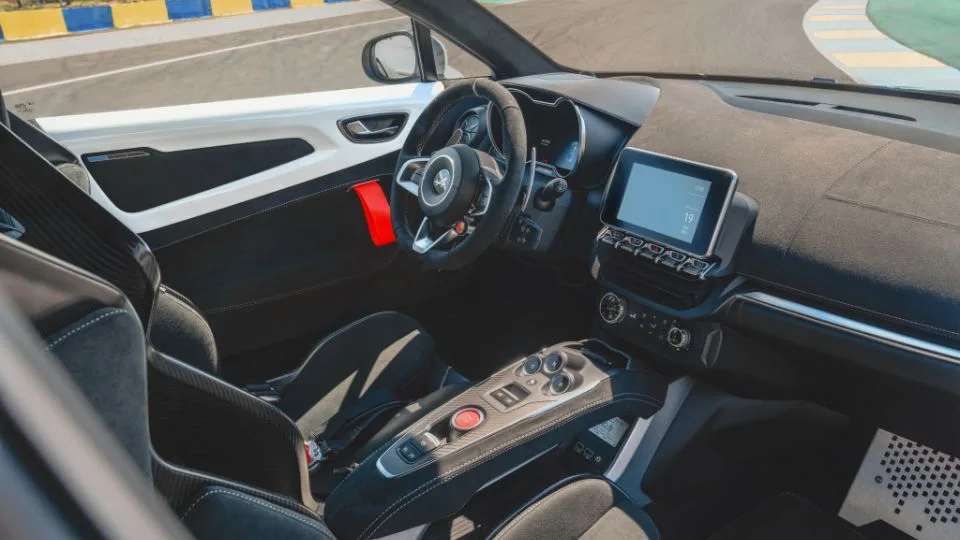 آلپاین A110 R لمان